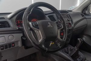 Mitsubishi L200  d/c 250 di-d m-pr  - Foto 11