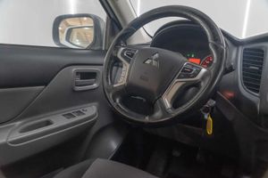 Mitsubishi L200  d/c 250 di-d m-pr  - Foto 17