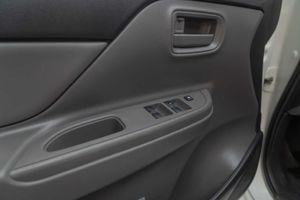 Mitsubishi L200  d/c 250 di-d m-pr  - Foto 13