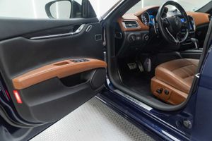 Maserati Ghibli Gransport V6 350 HP RWD  - Foto 20