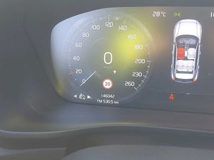 Volvo XC40 2.0 D4 AWD R-Design Auto  - Foto 3