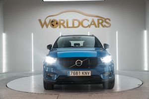 Volvo XC40 2.0 D4 AWD R-Design Auto  - Foto 3