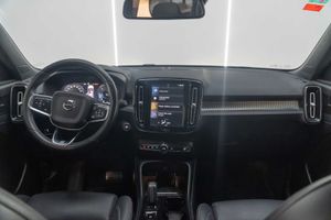 Volvo XC40 2.0 D4 AWD R-Design Auto  - Foto 17