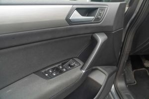 Volkswagen Touran Advance 2.0 TDI 85kW (115CV)  - Foto 19