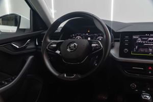 Skoda Kamiq 1.0 TSI 81kW (110CV) Ambition  - Foto 13