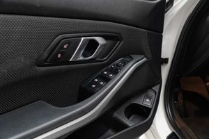 BMW Serie 3 318d Touring - Foto 14