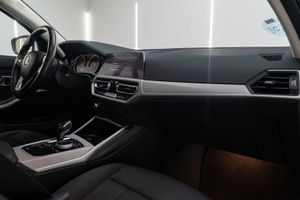 BMW Serie 3 318d Touring - Foto 23