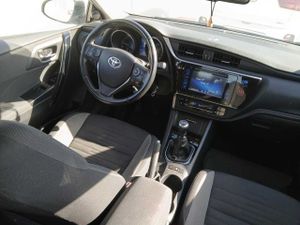 Toyota Auris 1.4 90D Active  - Foto 6