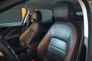 Jaguar F-Pace 2.0L i4D AWD Automático Prestige  - Foto 15