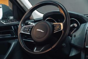 Jaguar F-Pace 2.0L i4D AWD Automático Prestige  - Foto 23