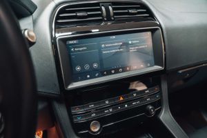 Jaguar F-Pace 2.0L i4D AWD Automático Prestige  - Foto 21