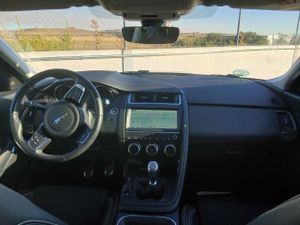Jaguar E-Pace 2.0D 110kW R-Dynamic  - Foto 6