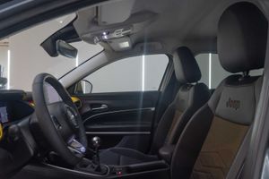 Jeep Avenger 1.2 G 74kW (100CV) Summit  - Foto 17