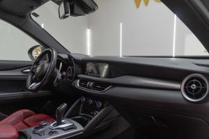Alfa Romeo Stelvio 2.2 Diésel 154kW (210CV) Veloce Q4  - Foto 21