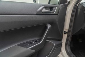 Volkswagen Taigo Life 1.0 TSI 70kW (95CV) - Foto 18