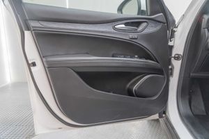 Alfa Romeo Stelvio 2.2 Diésel 154kW (210CV) Executive Q4  - Foto 19