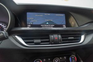 Alfa Romeo Stelvio 2.2 Diésel 154kW (210CV) Executive Q4  - Foto 13