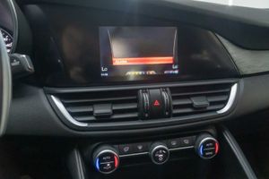 Alfa Romeo Giulia 2.0 Gasolina 147kW (200CV) Giulia AT - Foto 13