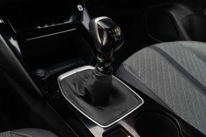 Peugeot 2008 Allure Gasolina 100 S&S 6 Vel. MAN - Foto 15