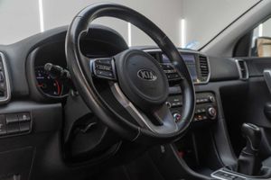 Kia Sportage 1.6 MHEV Business 100kW (136CV) 4x2  - Foto 11