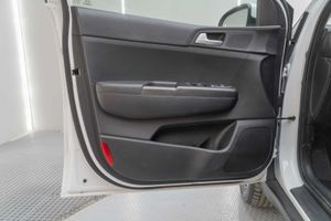 Kia Sportage 1.6 MHEV Business 100kW (136CV) 4x2  - Foto 16