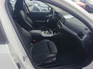 BMW Serie 3 320d Auto. - Foto 7