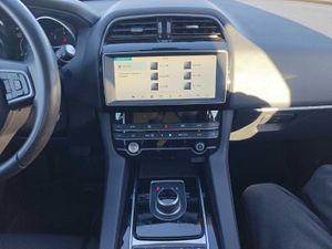 Jaguar F-Pace 2.0L i4D 132kW Pure Auto  - Foto 4