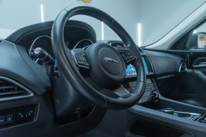 Jaguar F-Pace 2.0L i4D 132kW Pure Auto  - Foto 11