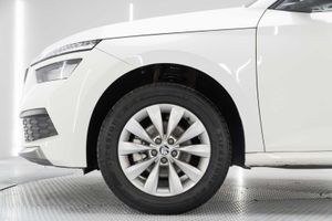 Skoda Kamiq 1.0 TSI 81kW (110CV) DSG Ambition  - Foto 24