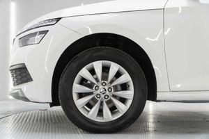 Skoda Kamiq 1.0 TSI 81kW (110CV) DSG Ambition  - Foto 24