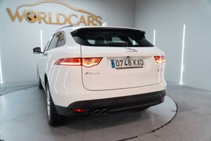 Jaguar F-Pace - Foto 11