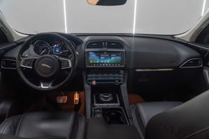 Jaguar F-Pace - Foto 22