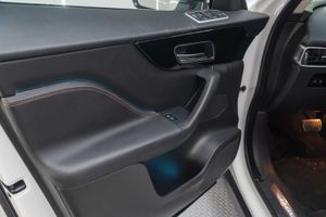 Jaguar F-Pace - Foto 17