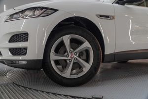 Jaguar F-Pace - Foto 24