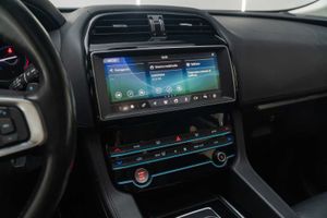 Jaguar F-Pace - Foto 18