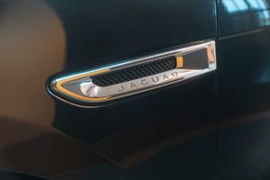 Jaguar F-Pace 2.0L i4D AWD Automático Prestige  - Foto 21