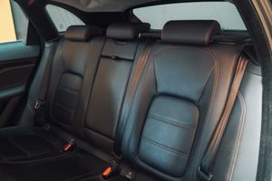 Jaguar F-Pace 2.0L i4D AWD Automático Prestige  - Foto 17