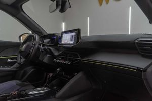 Peugeot 2008 GT Puretech 130 S&S EAT8  - Foto 23