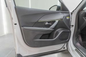 Peugeot 2008 GT Puretech 130 S&S EAT8  - Foto 17