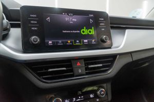 Skoda Kamiq 1.0 TSI 81kW (110CV) DSG AMBITION  - Foto 13