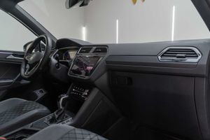 Volkswagen Tiguan R-Line 1.4 TSI eHybrid 180kW (245CV) DSG - Foto 23