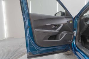 Peugeot 2008 Allure Gasolina 100 S&S 6 Vel. MAN - Foto 15