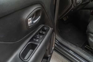 Jeep Renegade Limited 1.3 PHEV 140kW (190CV) AT AWD - Foto 18