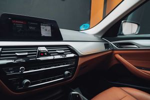 BMW Serie 5 530e iPerformance - Foto 24