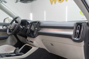 Volvo XC40 2.0 T4 AWD Momentum Auto  - Foto 22