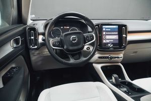 Volvo XC40 2.0 T4 AWD Momentum Auto  - Foto 9