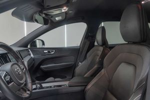 Volvo XC60 2.0 D4 AWD R-Design B Auto  - Foto 17