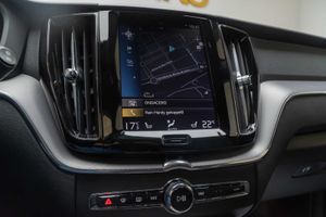 Volvo XC60 2.0 D4 AWD R-Design B Auto  - Foto 12