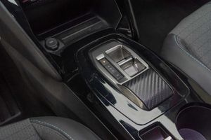 Peugeot 2008 Allure Puretech 130 S&S EAT8  - Foto 15