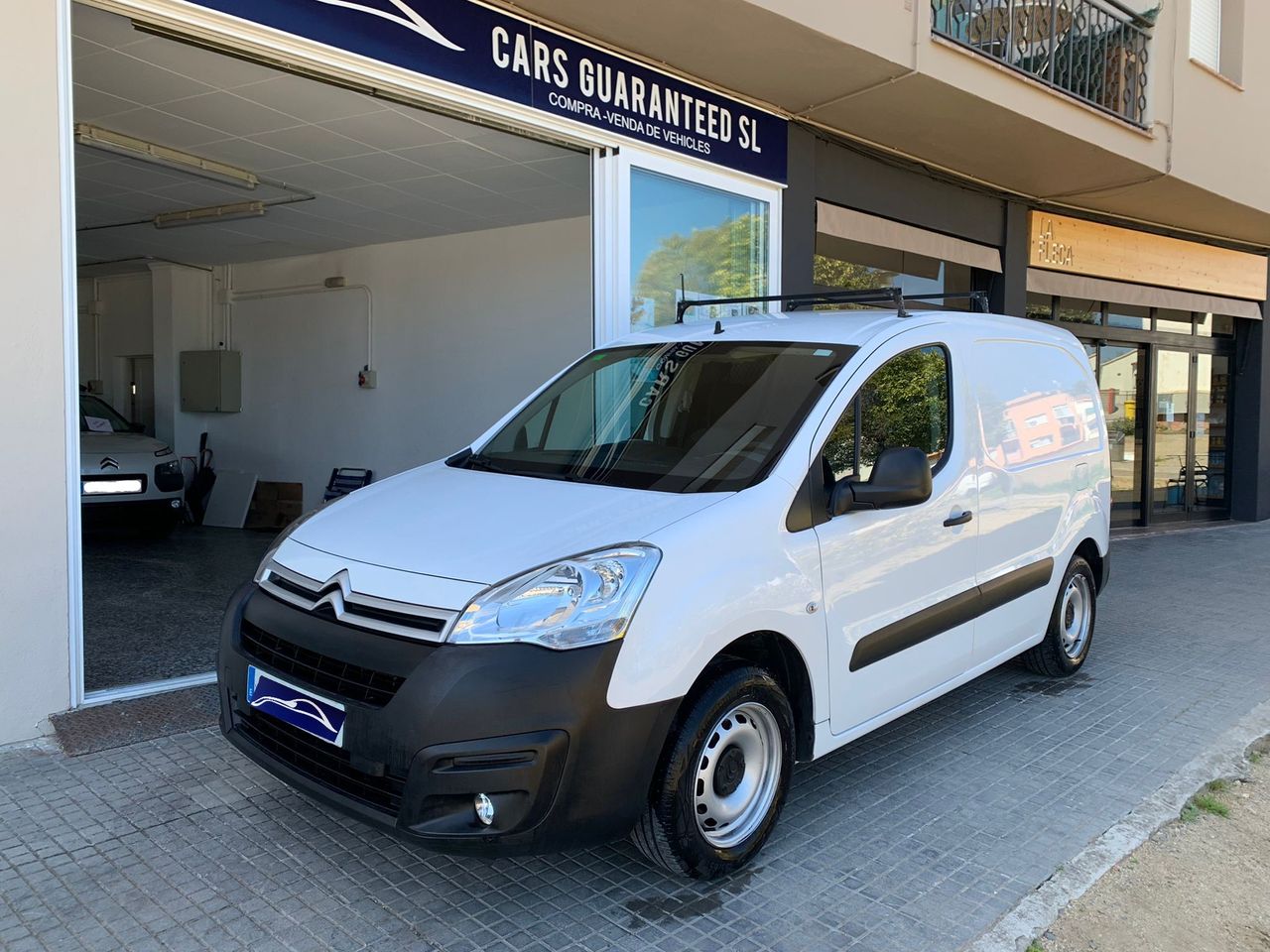 Citroën Berlingo Furgón Club BlueHDi 3 plazas  - Foto 1